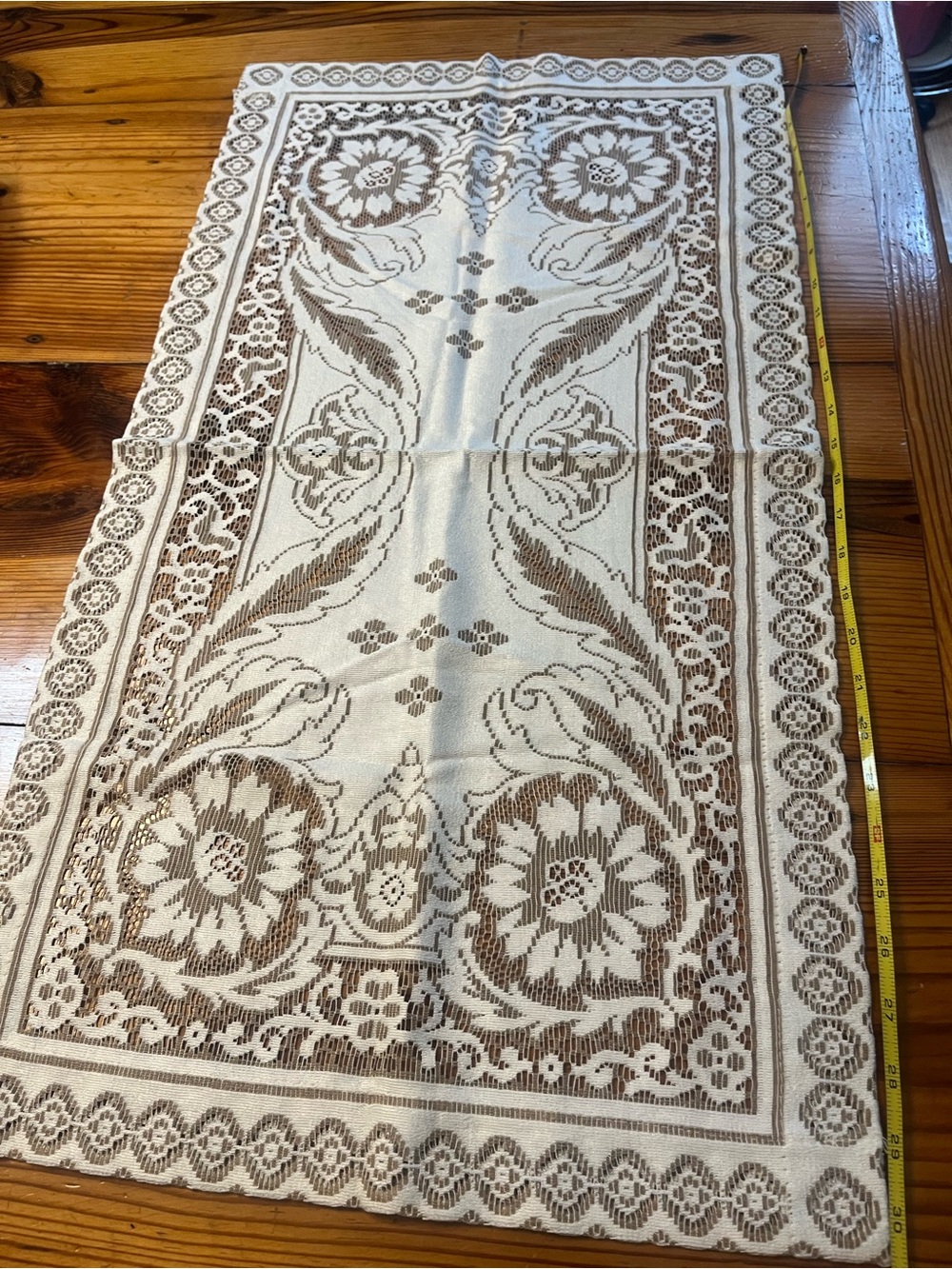 Scranton Lace Ivory and Brown Floral Lace Table Runners 2.